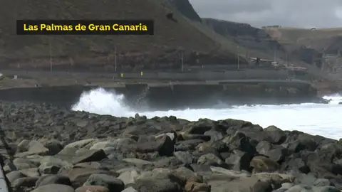 Oleaje en una playa Las Palmas de Gran Canaria Oleaje en una playa Las Palmas de Gran Canaria