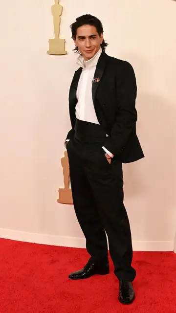 Enzo Vogrincic en los Premios Oscar 2024 Enzo Vogrincic en los Premios Oscar 2024