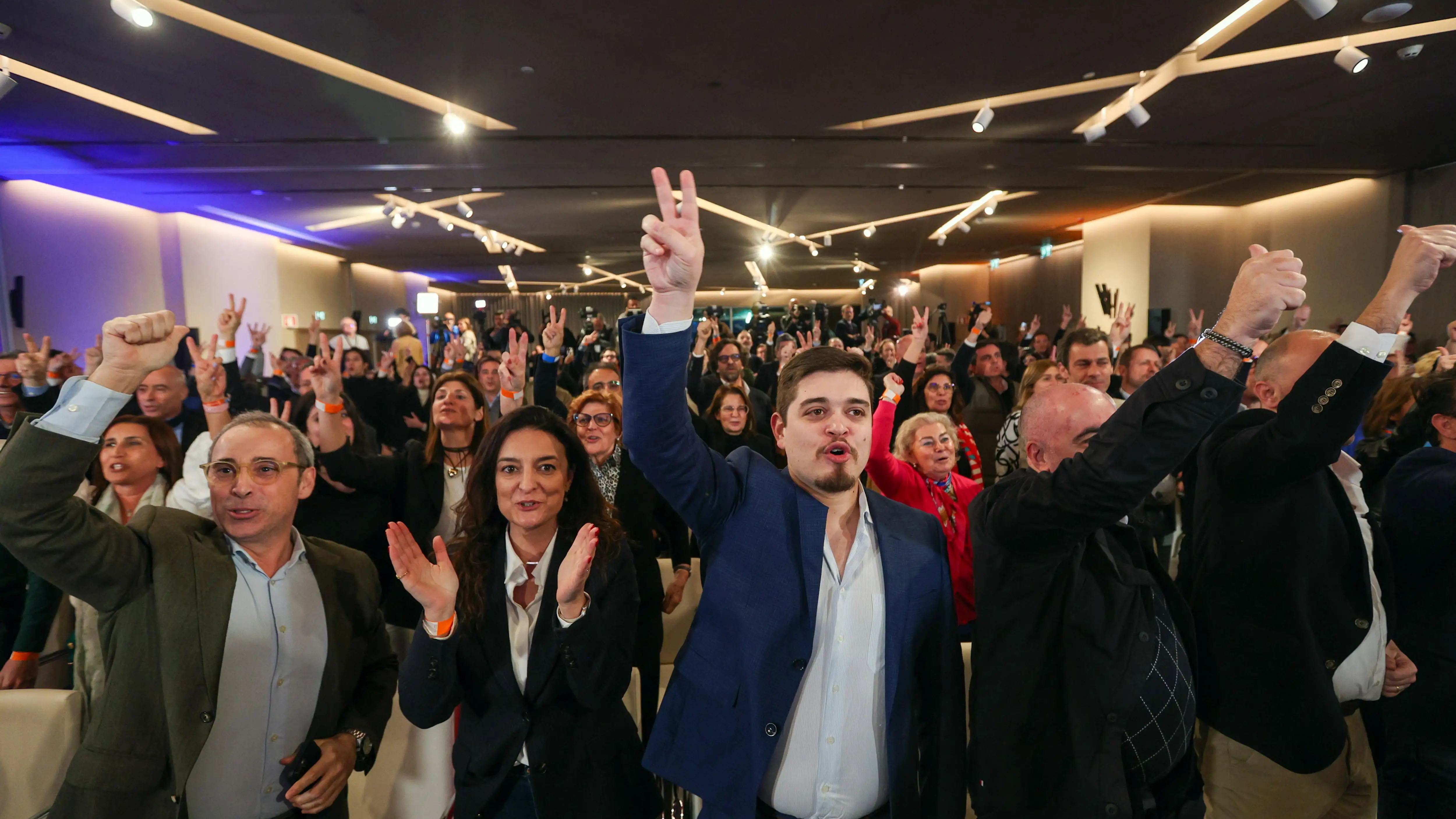 Seguidores de 'Alianza Democrática' Seguidores de 'Alianza Democrática'