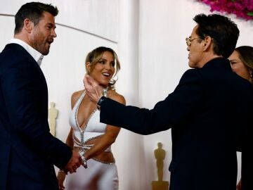 El encuentro de Chris Hemsworth, Elsa Pataky y Robert Downey Jr. en los Oscar 2024
