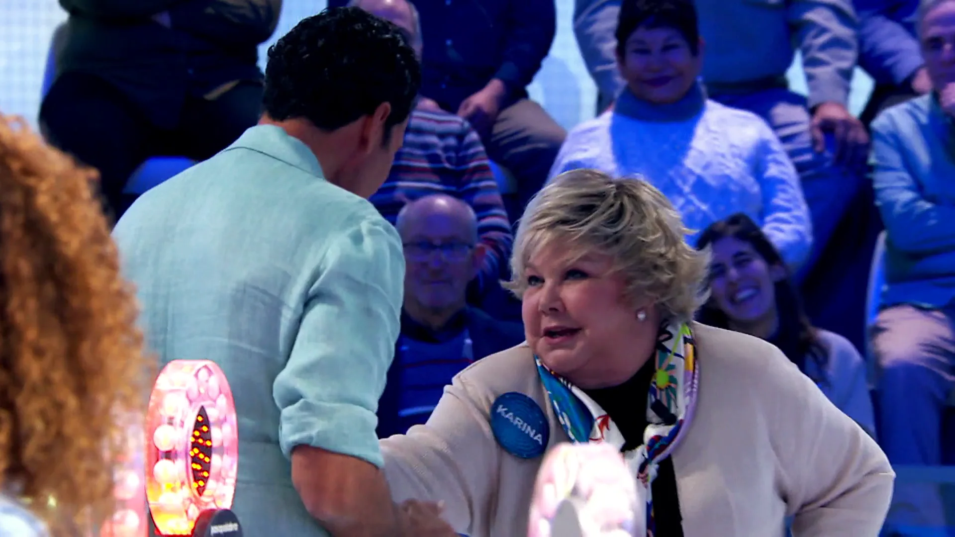 La reacción de Karina que sorprende a Roberto Leal: “Seguridad, por favor” La reacción de Karina que sorprende a Roberto Leal: “Seguridad, por favor”
