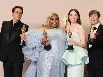 Robert Downey Jr., Da'Vine Joy Randolph, Emma Stone, y Cillian Murphy Robert Downey Jr., Da'Vine Joy Randolph, Emma Stone, y Cillian Murphy