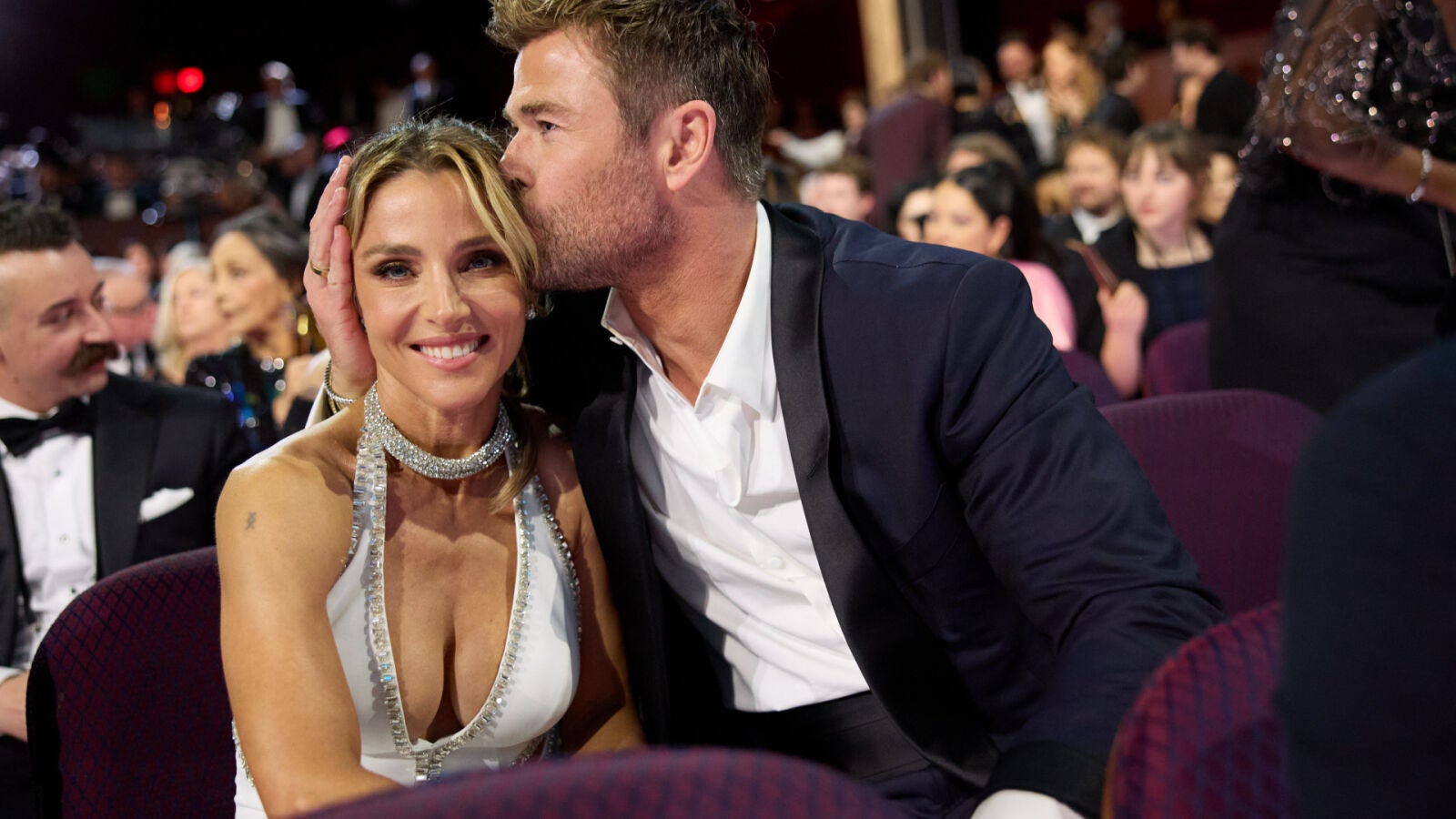 La divertida broma de Chris Hemsworth a Elsa Pataky donde le da la enhorabuena por conseguir un Oscar