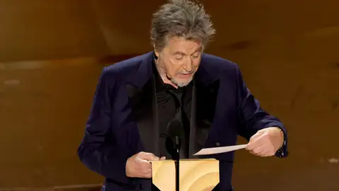 Al Pacino entregando el Oscar a mejor película