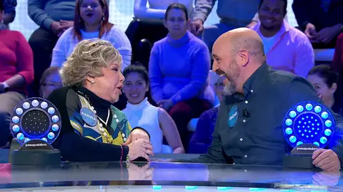 El arrebato de sinceridad de Karina que ‘hunde’ a Óscar en Pasapalabra El arrebato de sinceridad de Karina que ‘hunde’ a Óscar en Pasapalabra