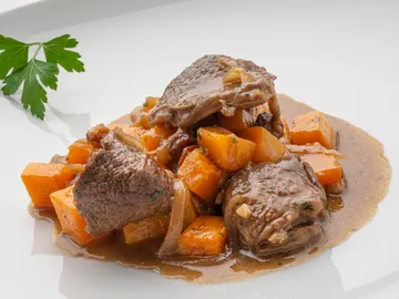 Receta de ternera con calabaza, de Karlos Arguiñano: "Un guiso que podéis hacer todos en casa" Receta de ternera con calabaza, de Karlos Arguiñano: "Un guiso que podéis hacer todos en casa"