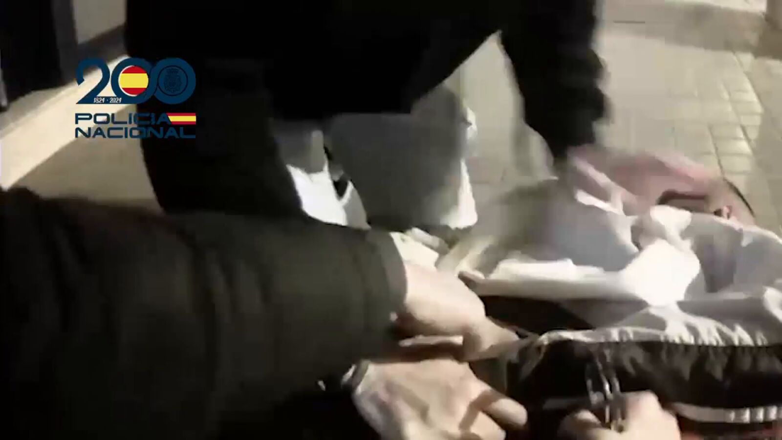 VÍDEO: El momento en el que detienen a un hombre acusado de agredir sexualmente a una menor durante nueve años