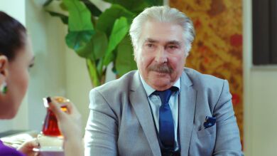 Hasan Ali percibe que Ender se le está insinuando… ¡y ordena a Sedai que la investigue!