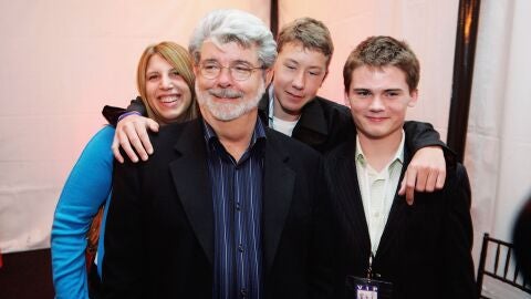 George Lucas, Amanda Lucas, Jett Lucas and Jake Lloyd en la premiere de San Francisco de Star Wars: Episodio III en 2005