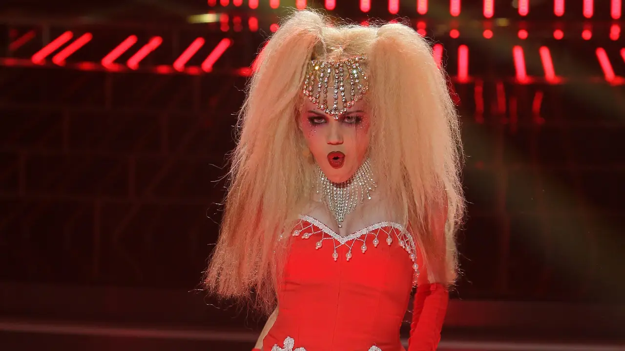 Angy imita a Christina Aguilera