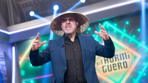 ¡Espectacular! Florentino Fernández sorprende en su entrada a plató con un enérgico baile ¡Espectacular! Florentino Fernández sorprende en su entrada a plató con un enérgico baile