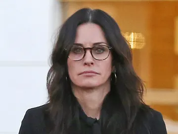 Courteney Cox paseando por Los Angeles Courteney Cox paseando por Los Angeles