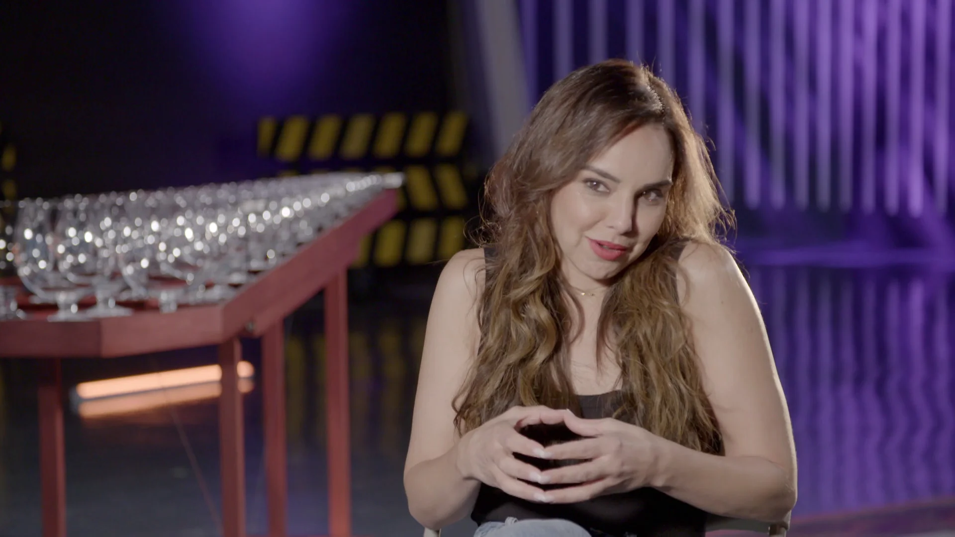 Chenoa: “Yo he sido camarera, pero nunca he llevado tantas copas” Chenoa: “Yo he sido camarera, pero nunca he llevado tantas copas”