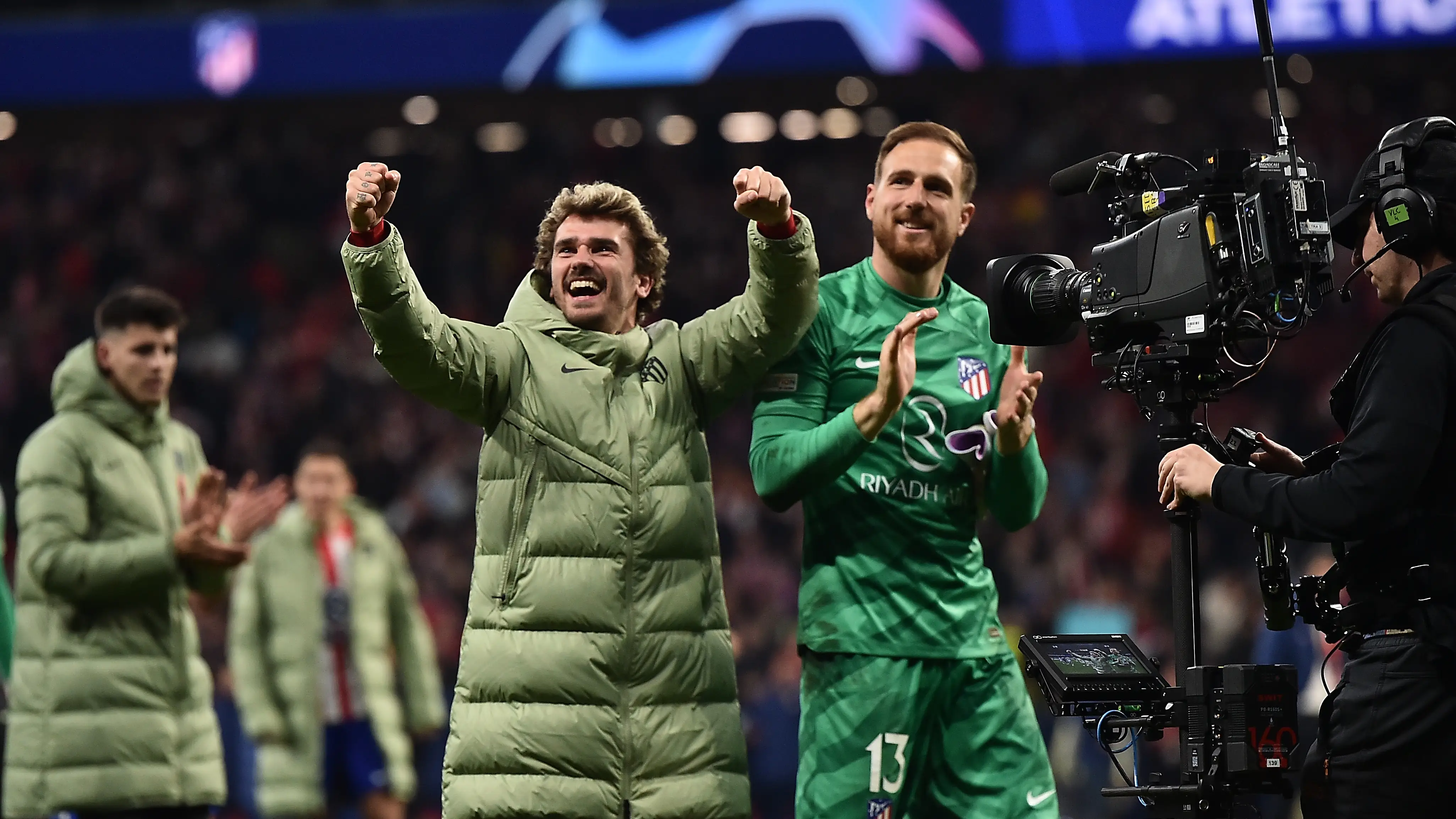 Griezmann (i) y Oblak tras el pase a cuartos Griezmann (i) y Oblak tras el pase a cuartos