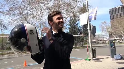 Enrique Solís, muy sonriente también Enrique Solís, muy sonriente también