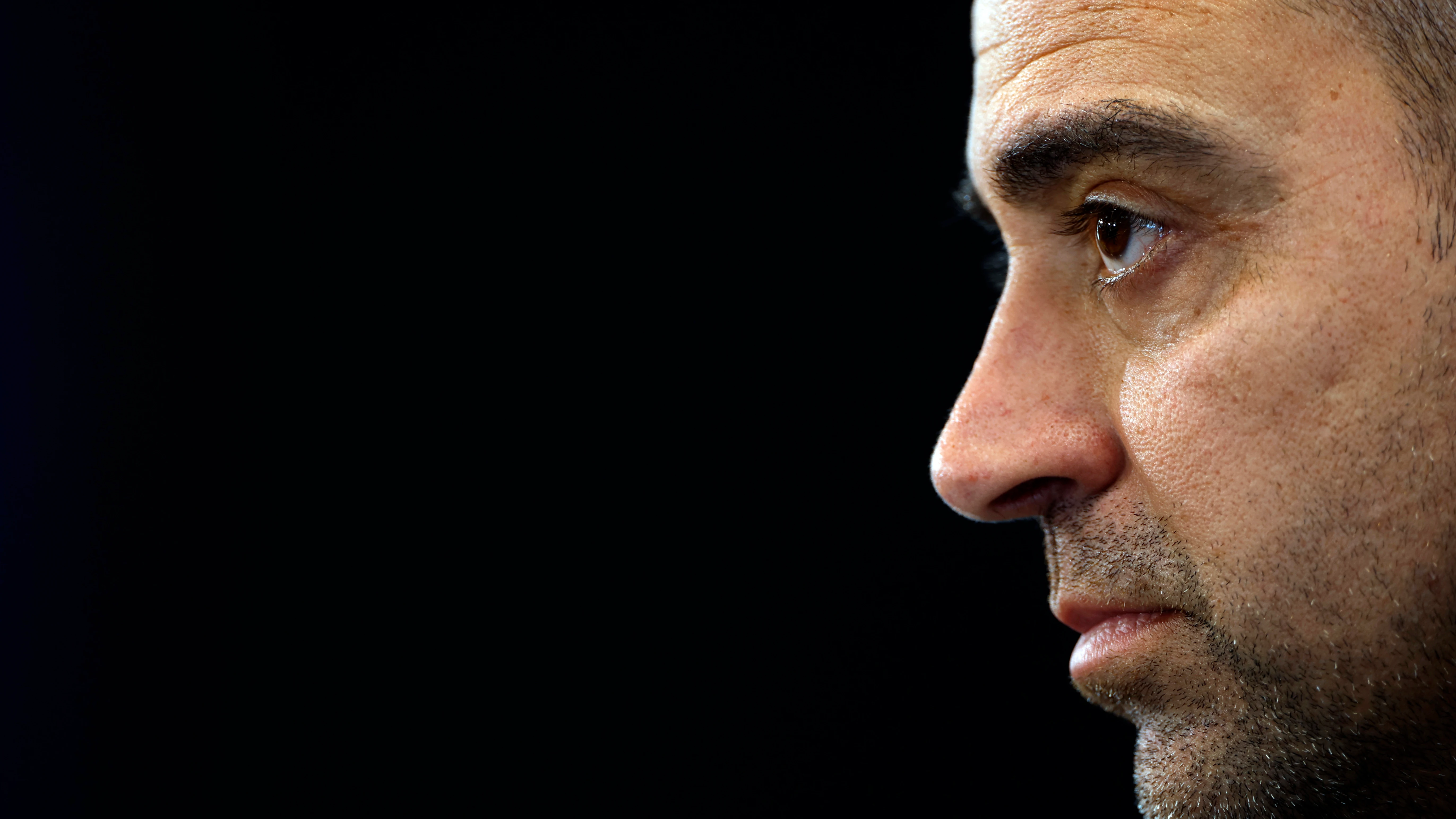 Xavi atiende a los medios en la rueda de prensa en la Ciudad deportiva Joan Gamper Xavi atiende a los medios en la rueda de prensa en la Ciudad deportiva Joan Gamper