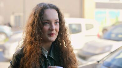 Eren confirma sus sospechas: ¡Tuğçe se está viendo con Efe a escondidas! 