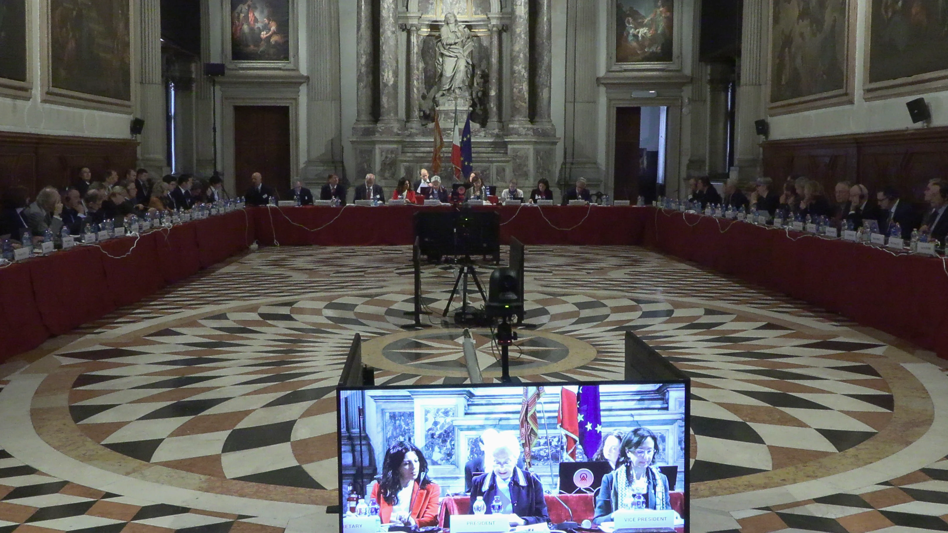 Reuni&oacute;n de la Comisi&oacute;n de Venecia