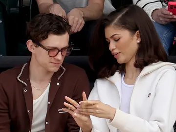Tom Holland y Zendaya, juntos en un partido de tenis femenino Tom Holland y Zendaya, juntos en un partido de tenis femenino
