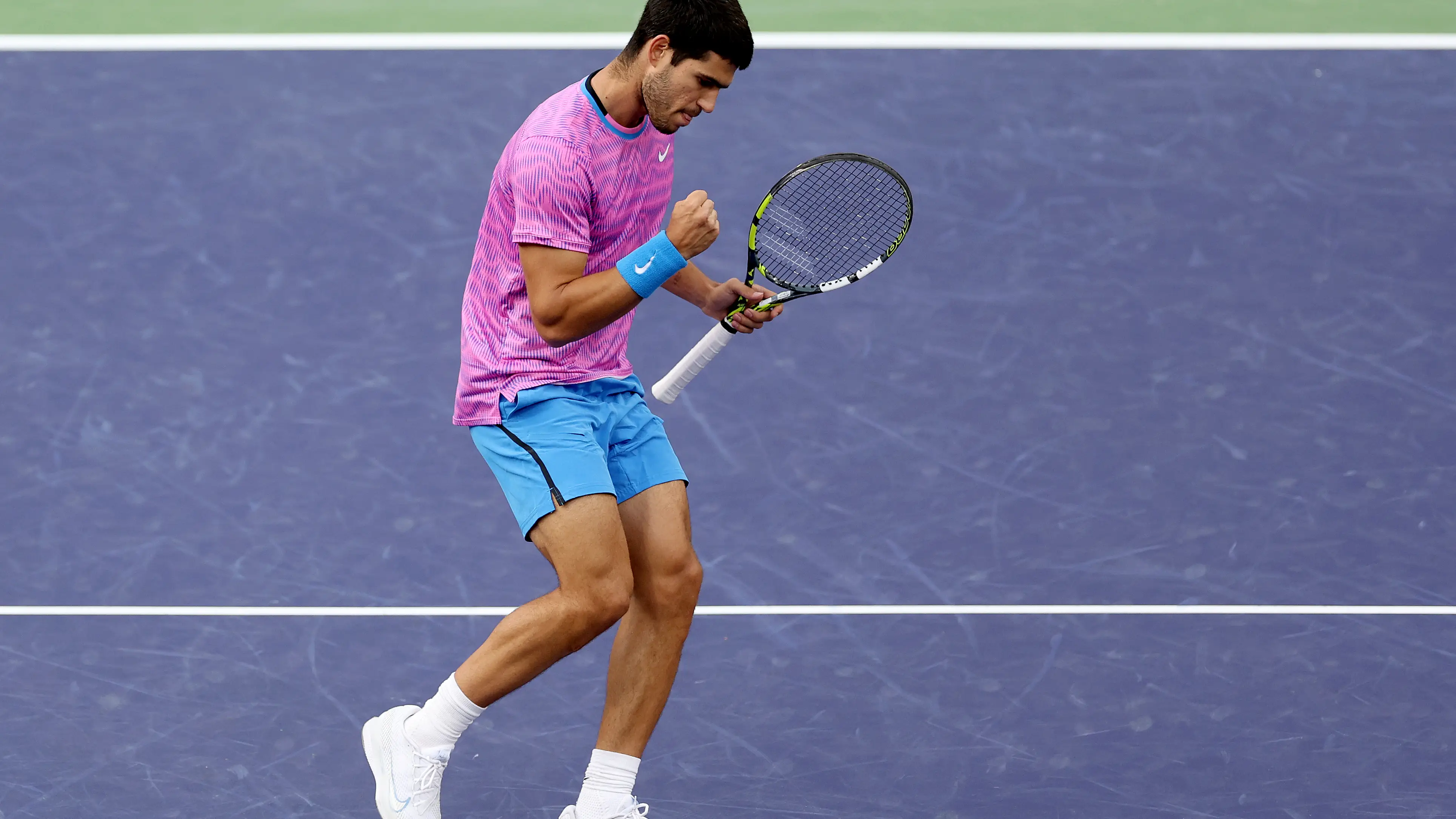 Carlos Alcaraz celebra un punto durante el torneo de Indian Wells 2024 Carlos Alcaraz celebra un punto durante el torneo de Indian Wells 2024