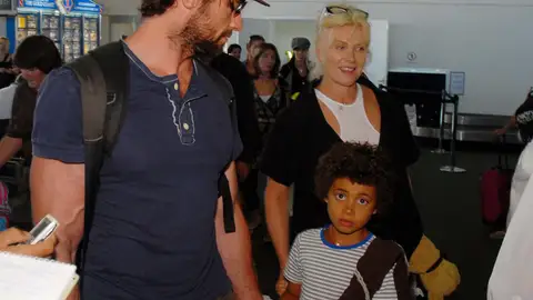 Hugh Jackman con us exmujer Deborra-Lee Furness y su hijo Oscar Hugh Jackman con us exmujer Deborra-Lee Furness y su hijo Oscar