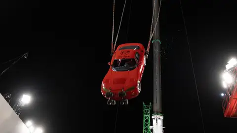 ¡Impresionante! Marta Jiménez se supera haciendo puenting dentro de un coche a 60 metros de altura ¡Impresionante! Marta Jiménez se supera haciendo puenting dentro de un coche a 60 metros de altura