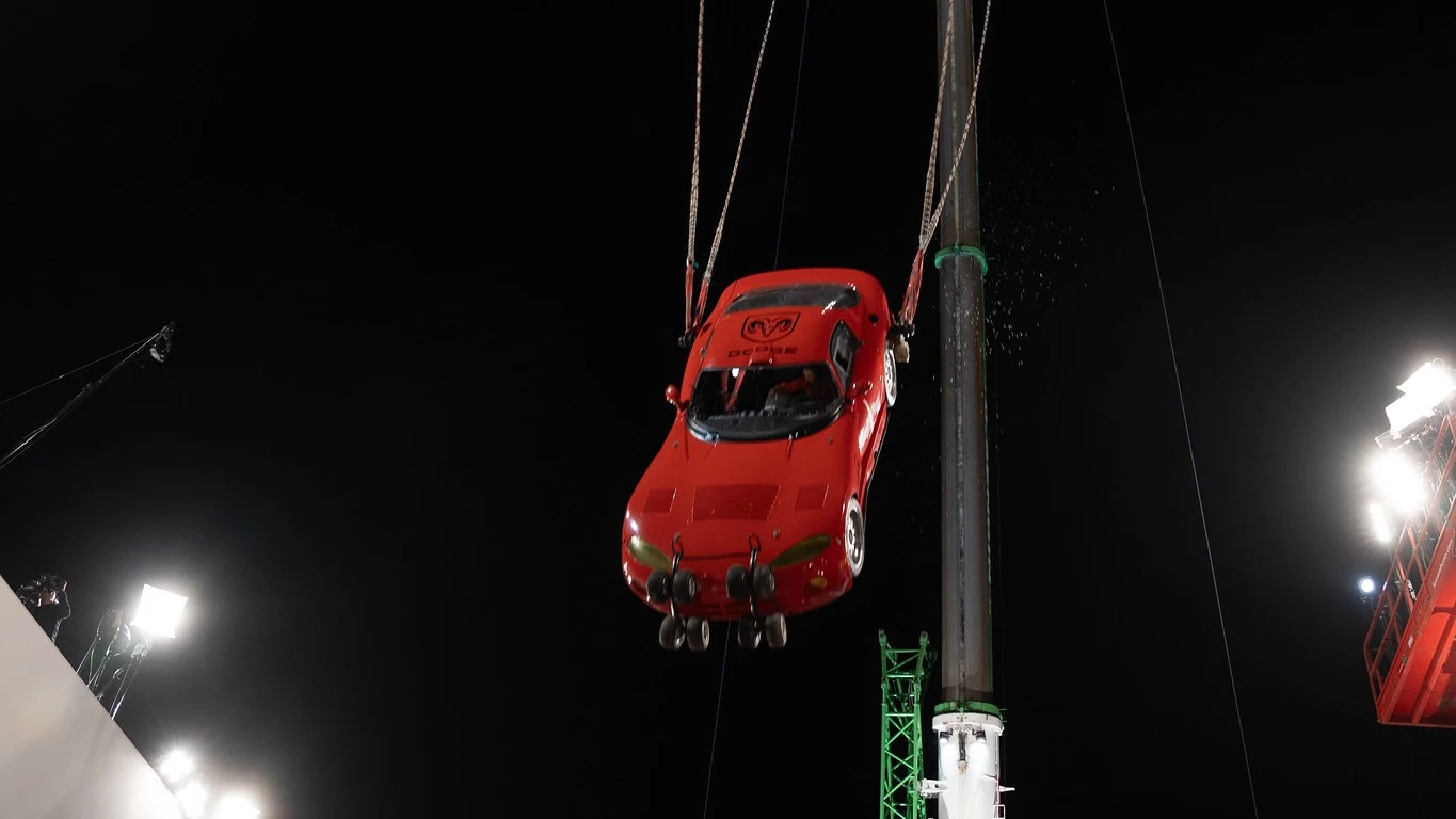 ¡Impresionante! Marta Jiménez se supera haciendo puenting dentro de un coche a 60 metros de altura ¡Impresionante! Marta Jiménez se supera haciendo puenting dentro de un coche a 60 metros de altura