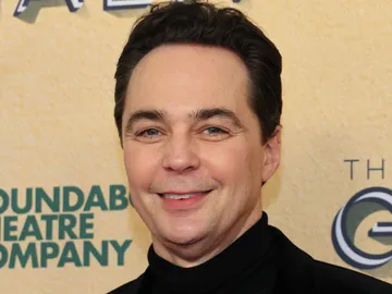 Jim Parsons en la Gala 2024 de Roundabout Theatre Company Jim Parsons en la Gala 2024 de Roundabout Theatre Company
