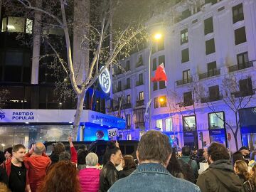 Concentración en la sede nacional del PP en Génova, Madrid