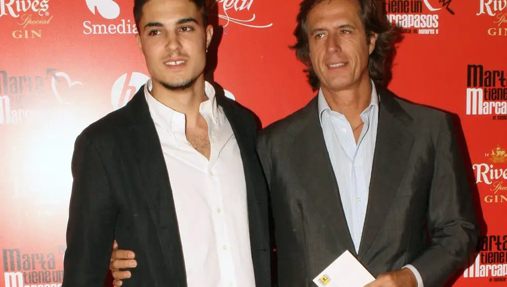 Carlo Costanzia con su hijo Carlo