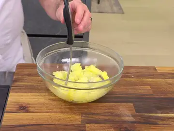 El truco infalible de Arguiñano para cocer las patatas en solo 8 minutos