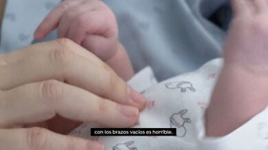 Una madre acusada por error durante 8 años de maltratar a su bebé: 