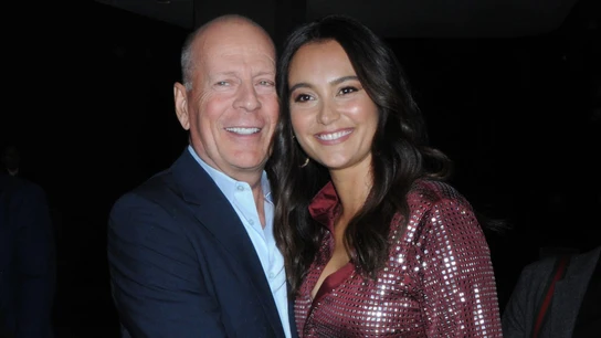 Bruce Willis y su mujer Emma Heming Bruce Willis y su mujer Emma Heming