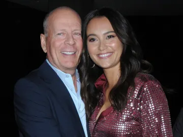 Bruce Willis y su mujer Emma Heming Bruce Willis y su mujer Emma Heming