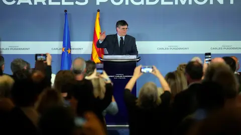 Puigdemont durante la conferencia en Elna