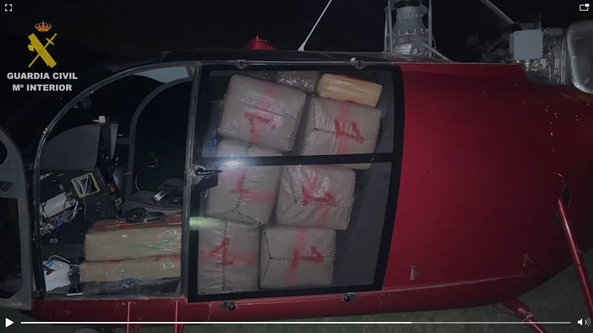 Nueve detenidos por "narcovuelos" con helicópteros desde Cádiz y Sevilla para traficar con hachís Nueve detenidos por "narcovuelos" con helicópteros desde Cádiz y Sevilla para traficar con hachís