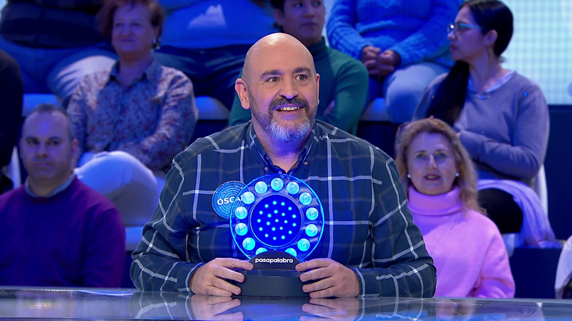 &Oacute;scar, desconcertado con su canci&oacute;n en La Pista