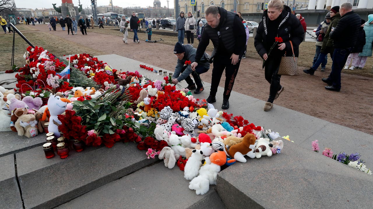 Conmoción en Rusia durante el día de luto oficial por las víctimas del atentado en Moscú