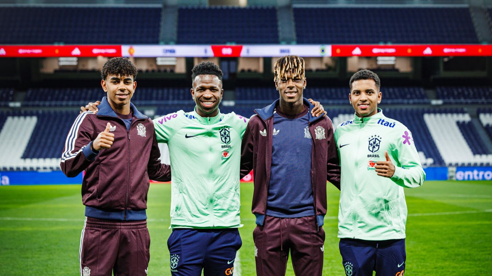 Vinícius, Lamine Yamal, Rodrygo y Nico Williams, unidos contra el racismo en el Bernabéu