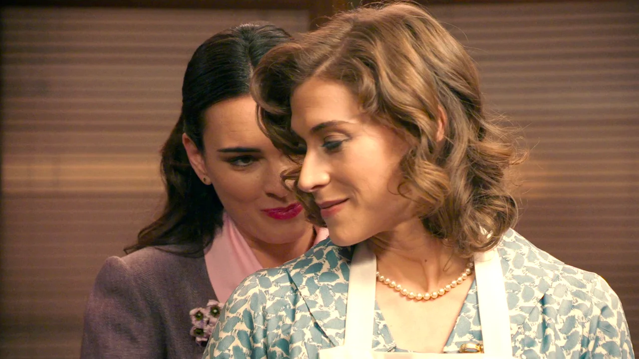 El precioso detalle de Fina con Marta: ¡Le regala un delantal hecho a mano por su cumpleaños!