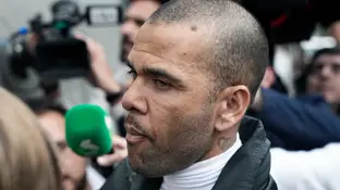 Dani Alves, a su salida de la cárcel de Brians 2 Dani Alves, a su salida de la cárcel de Brians 2