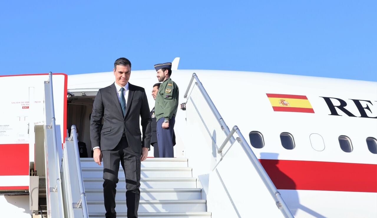 Pedro S&aacute;nchez bajando del Falcon en una imagen de archivo