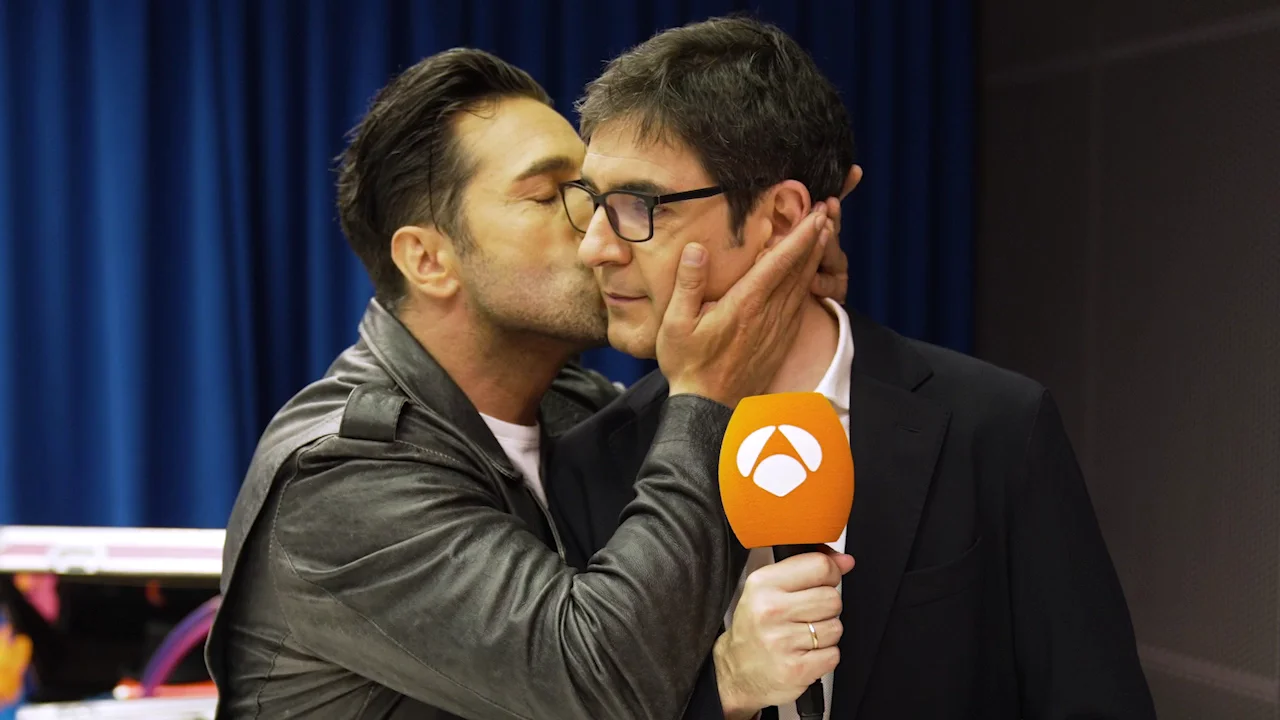 La canción con la que Juanra Bonet provoca un ataque de risa a David Bustamante La canción con la que Juanra Bonet provoca un ataque de risa a David Bustamante