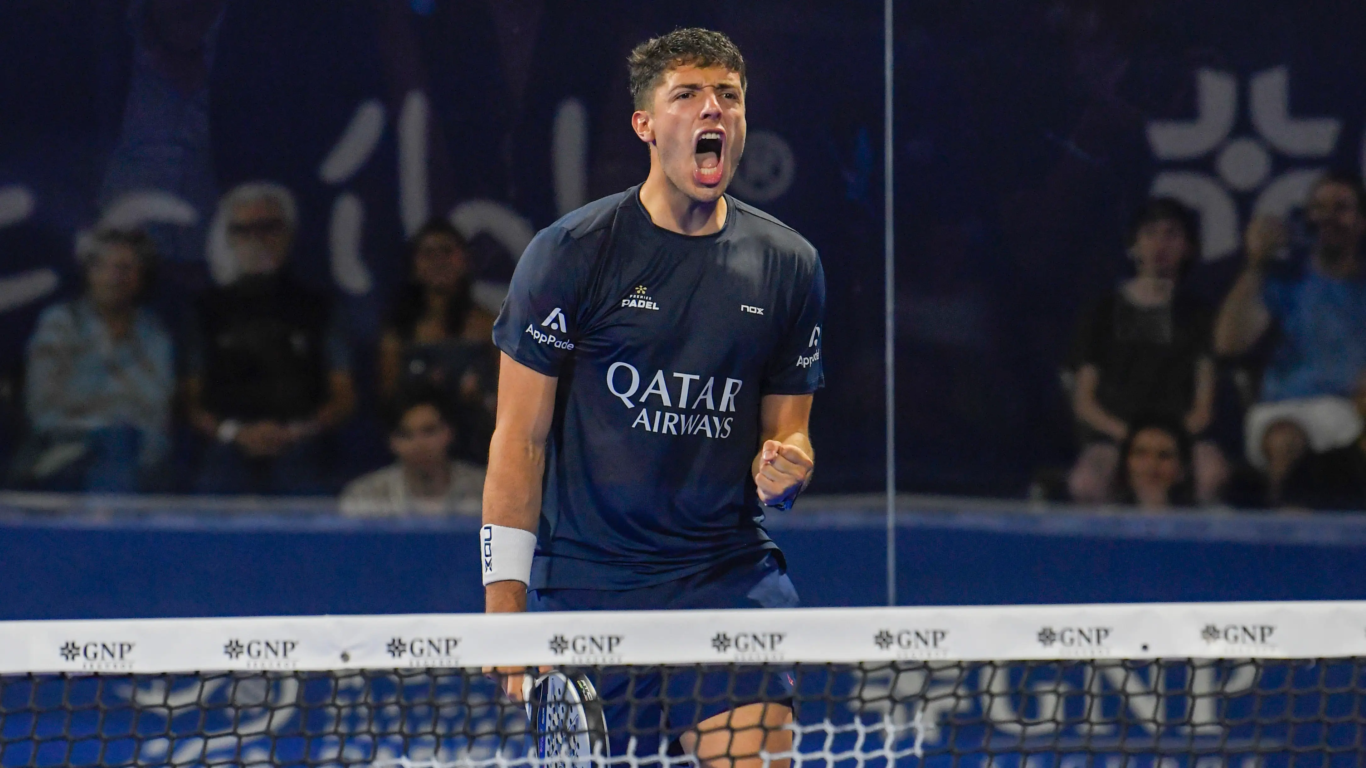 Agust&iacute;n Tapia, en acci&oacute;n en el Premier Padel