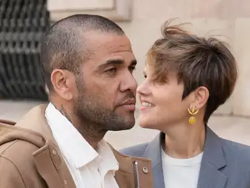 Dani Alves junto a su abogada Inés Guardiola Dani Alves junto a su abogada Inés Guardiola
