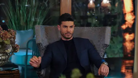 Çağatay en la mansión de Hasan Ali Çağatay en la mansión de Hasan Ali