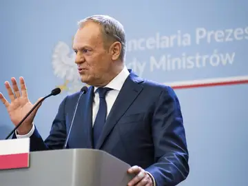 Tusk habla de una "nueva era bélica" en Europa y aboga por "una defensa común" de las fronteras de la UE Tusk habla de una "nueva era bélica" en Europa y aboga por "una defensa común" de las fronteras de la UE