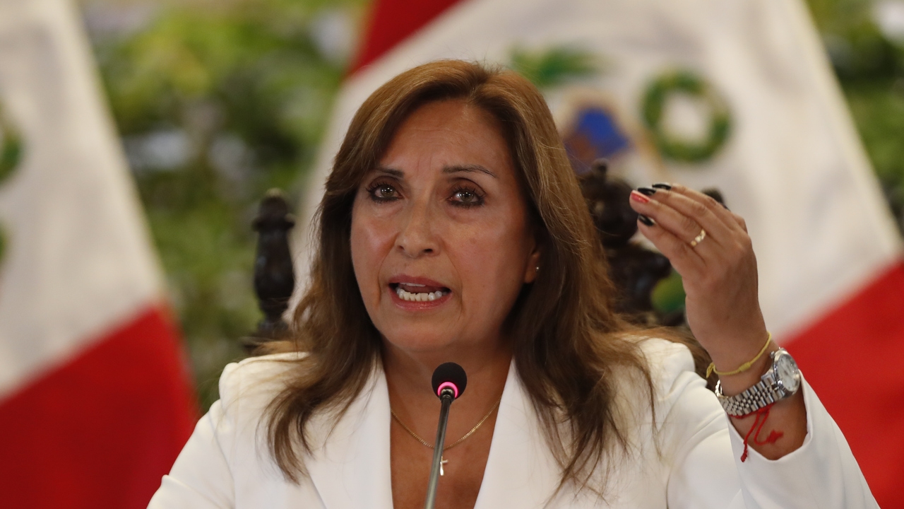 La Fiscalía de Perú registra la casa de Dina Boluarte por el &#39;caso Rolex&#39;