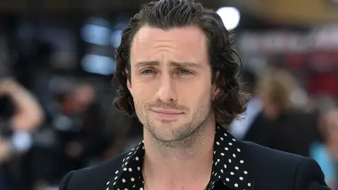 Aaron Taylor-Johnson en la premiere de Bullet Train en Londres en julio de 2022 Aaron Taylor-Johnson en la premiere de Bullet Train en Londres en julio de 2022