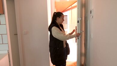 ¿A quién se conceden los alquileres de vivienda pública?